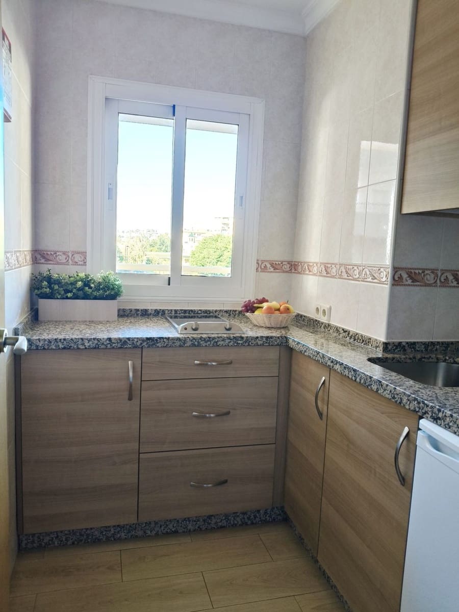 2 soveværelse Lejlighed til salg i Fuengirola med swimmingpool - € 477.000 (Ref: 9972731)
