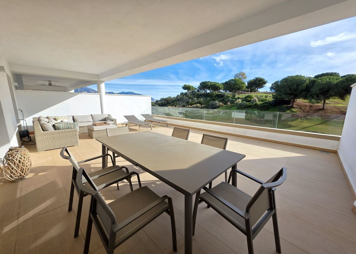 2 soveværelse Lejlighed til salg i La Cala Golf med swimmingpool - € 485.000 (Ref: 9972733)