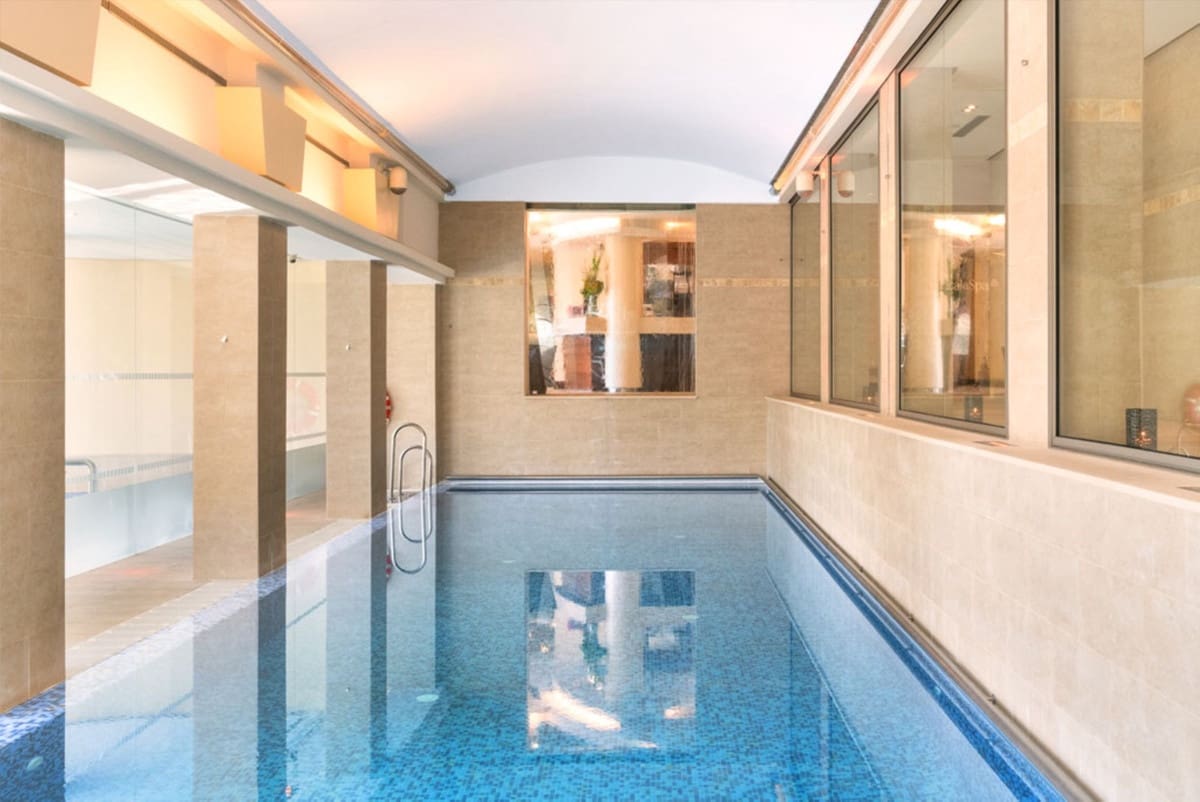 2 soveværelse Lejlighed til salg i La Cala Golf med swimmingpool - € 485.000 (Ref: 9972733)