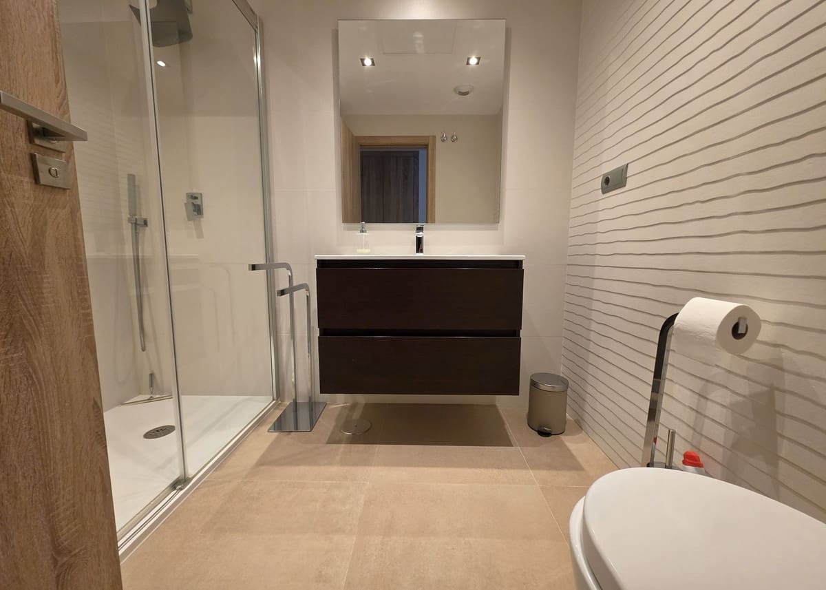 2 soveværelse Lejlighed til salg i La Cala Golf med swimmingpool - € 485.000 (Ref: 9972733)