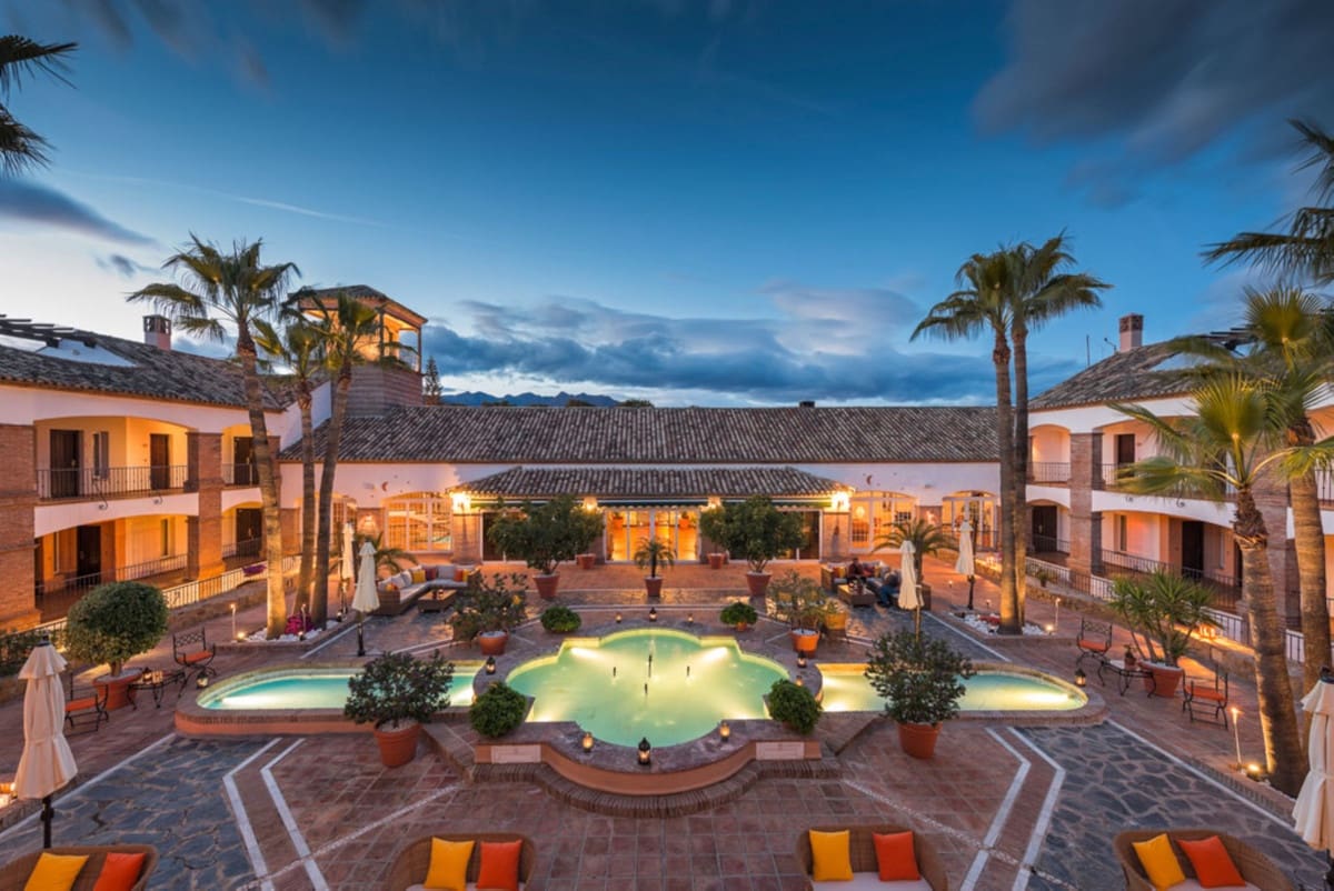 2 soveværelse Lejlighed til salg i La Cala Golf med swimmingpool - € 485.000 (Ref: 9972733)