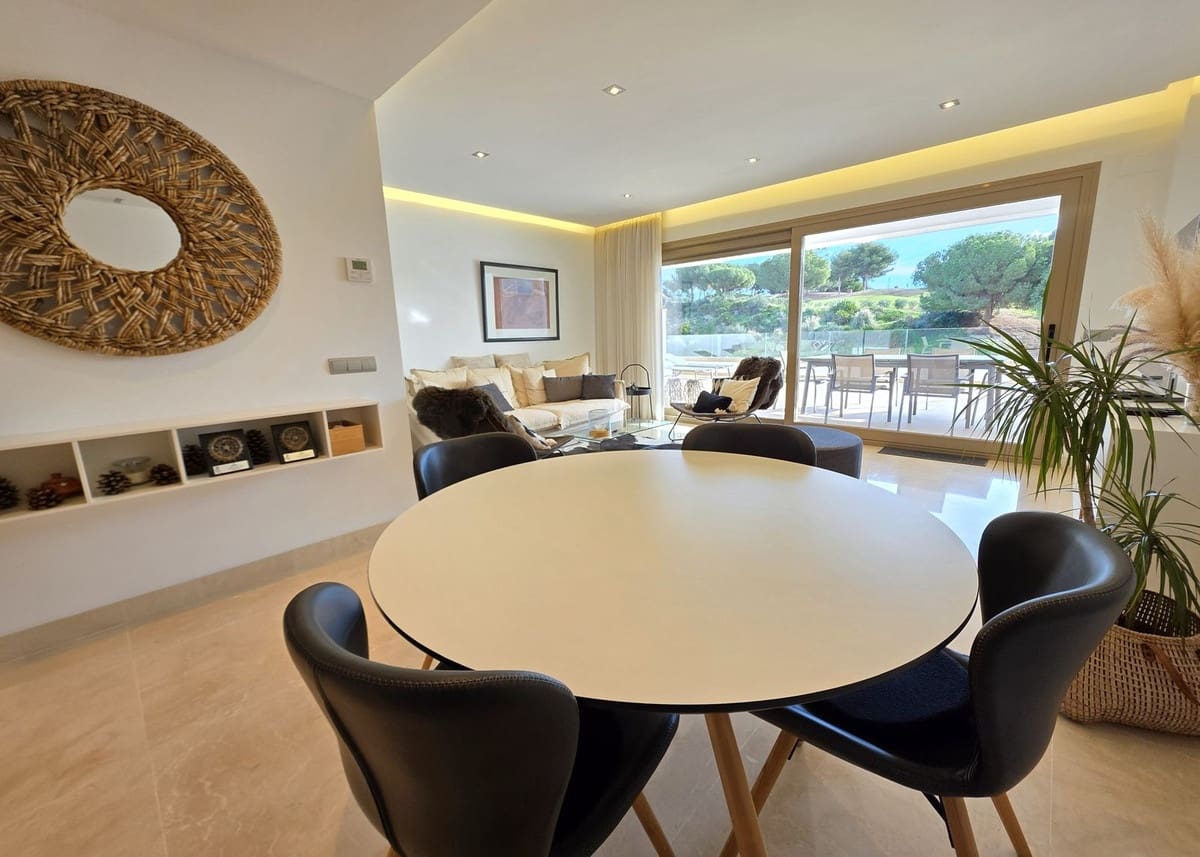 2 soveværelse Lejlighed til salg i La Cala Golf med swimmingpool - € 485.000 (Ref: 9972733)