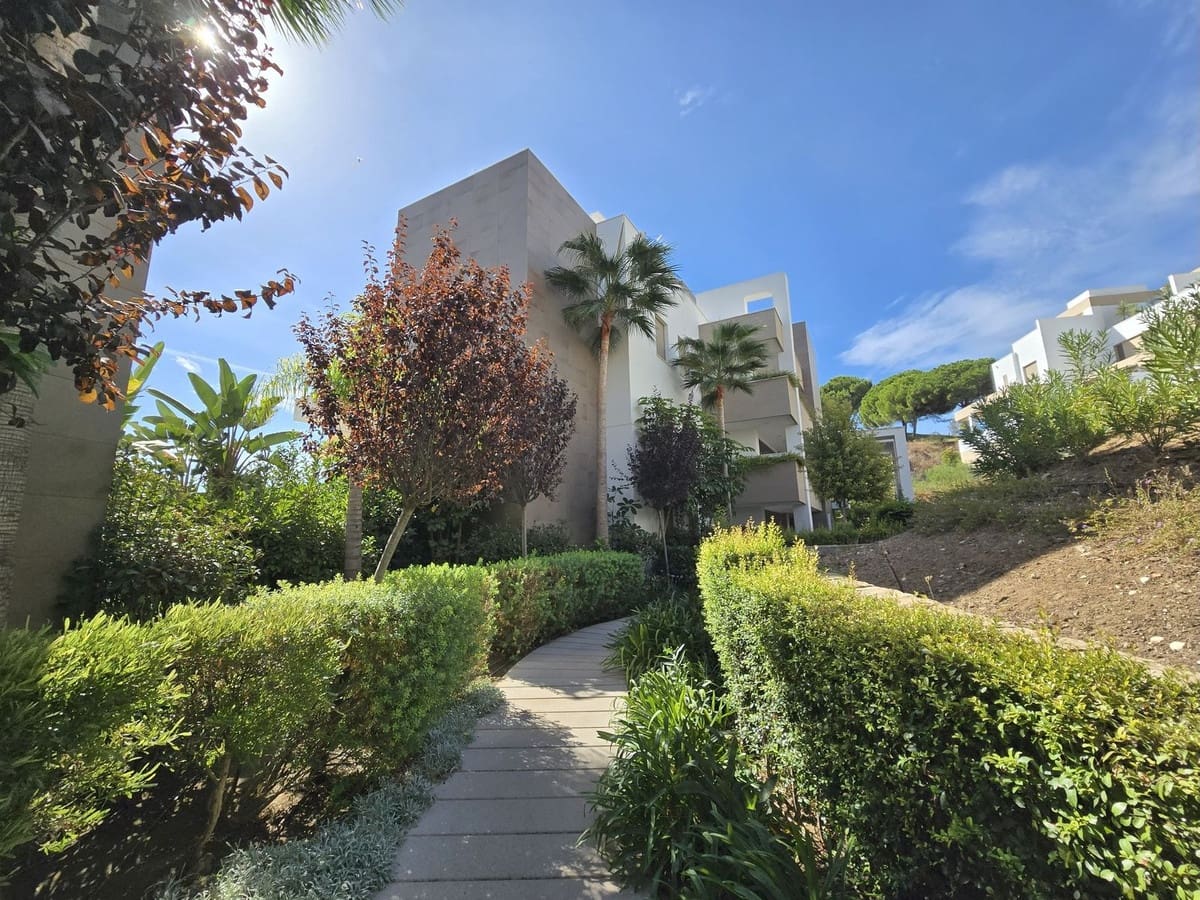 2 soveværelse Lejlighed til salg i La Cala Golf med swimmingpool - € 485.000 (Ref: 9972733)