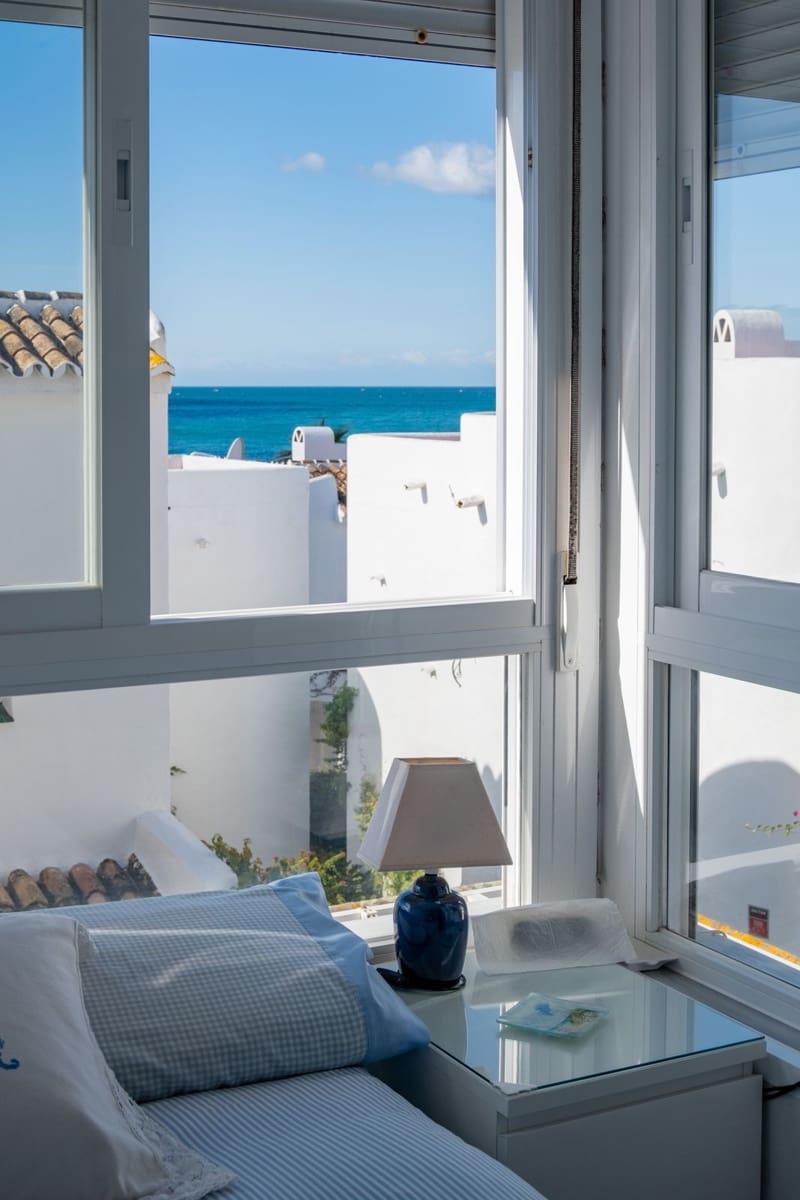 2 bedroom Semi-detached Villa for sale in Mijas Costa with pool - € 460,000 (Ref: 9972736)
