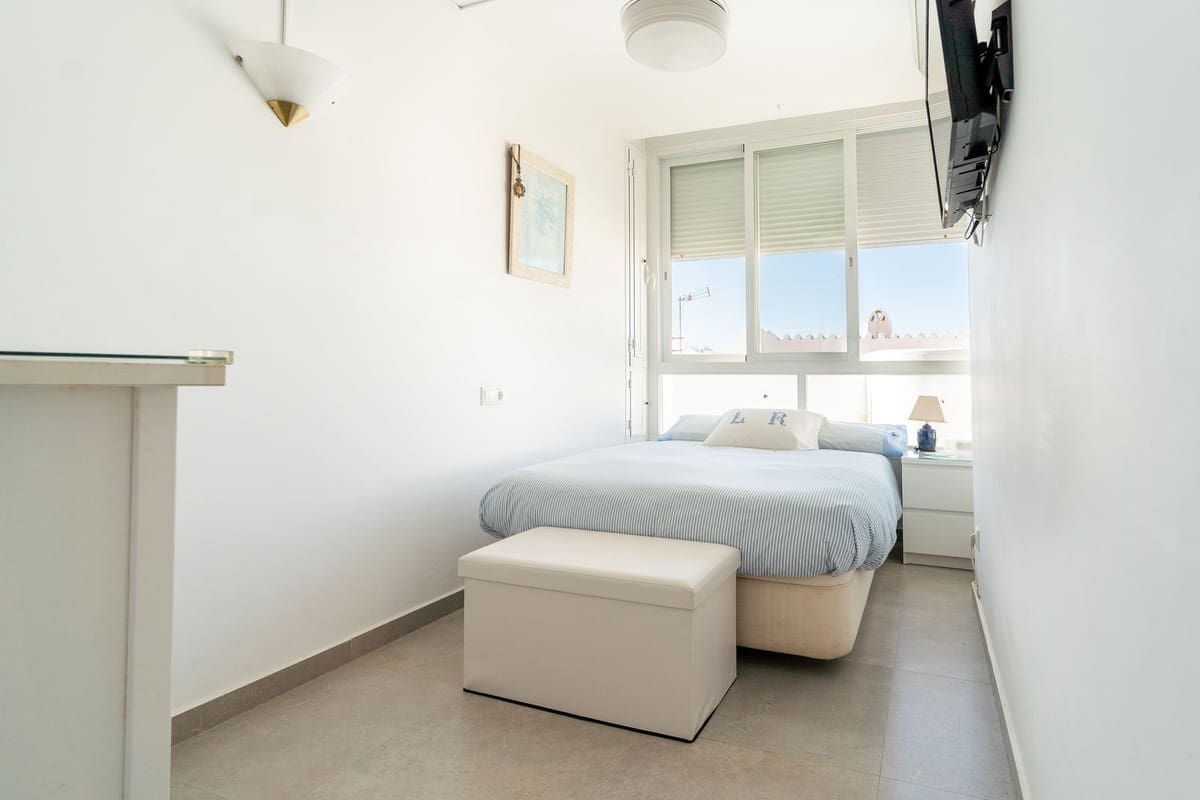 2 bedroom Semi-detached Villa for sale in Mijas Costa with pool - € 460,000 (Ref: 9972736)