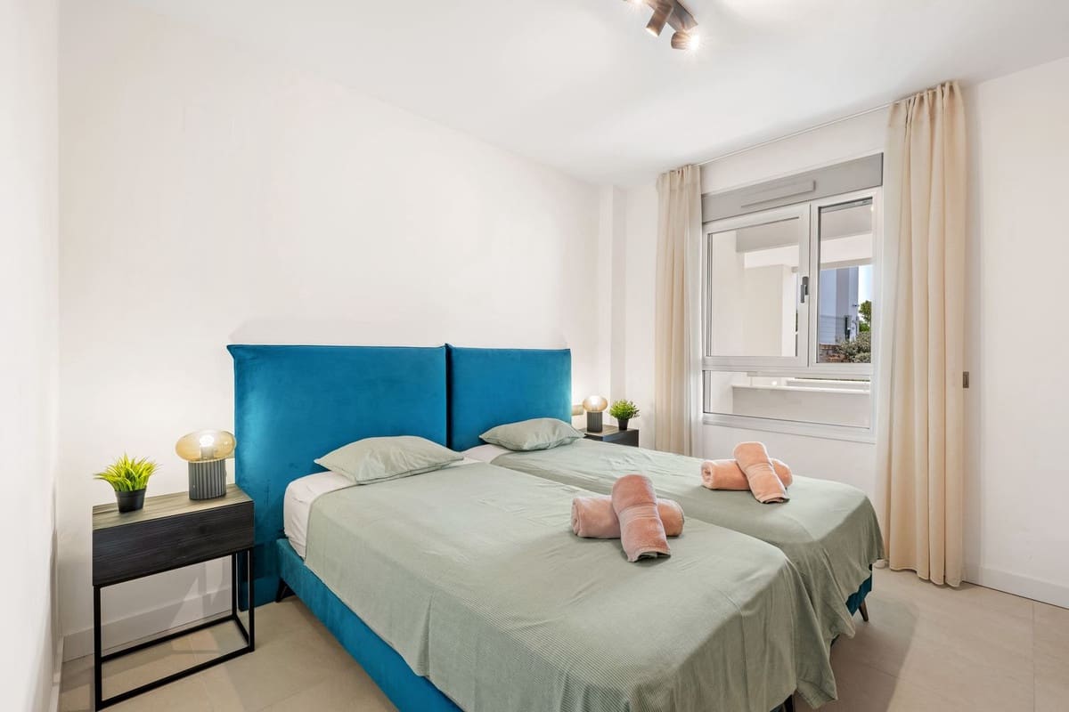 2 soverom Leilighet til salgs i La Cala Golf med svømmebasseng garasje - € 485 000 (Ref: 9972739)