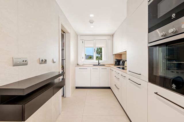 2 soverom Leilighet til salgs i La Cala Golf, Mijas med svømmebasseng garasje - € 485 000 (Ref: 9972739)
