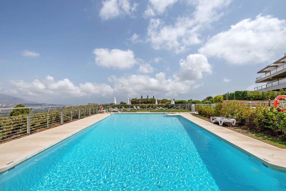 2 soverom Leilighet til salgs i La Cala Golf med svømmebasseng garasje - € 485 000 (Ref: 9972739)