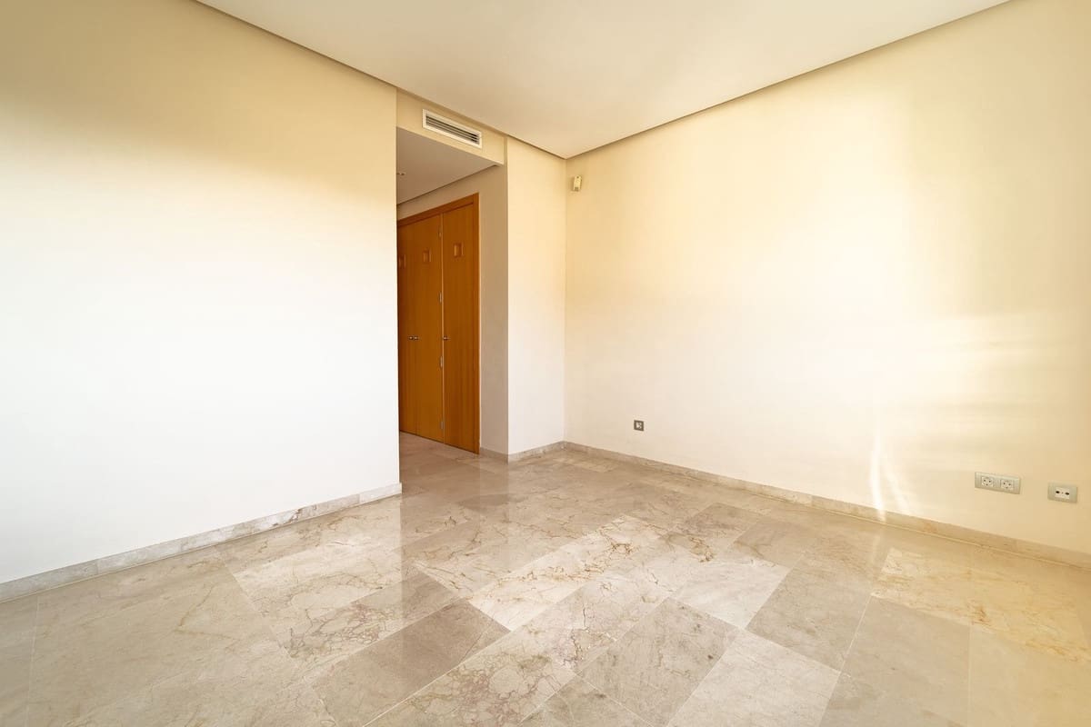 3 soverom Leilighet til salgs i La Cala Golf med svømmebasseng garasje - € 473 000 (Ref: 9972741)