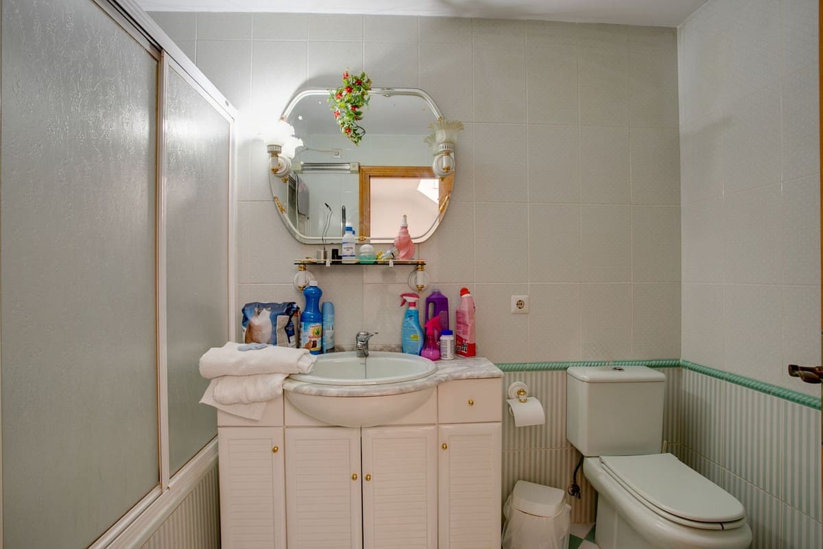 4 bedroom Townhouse for sale in Estepona with garage - € 475,000 (Ref: 9972742)
