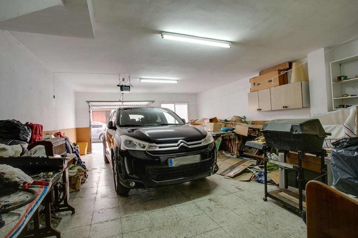 4 bedroom Townhouse for sale in Estepona with garage - € 475,000 (Ref: 9972742)