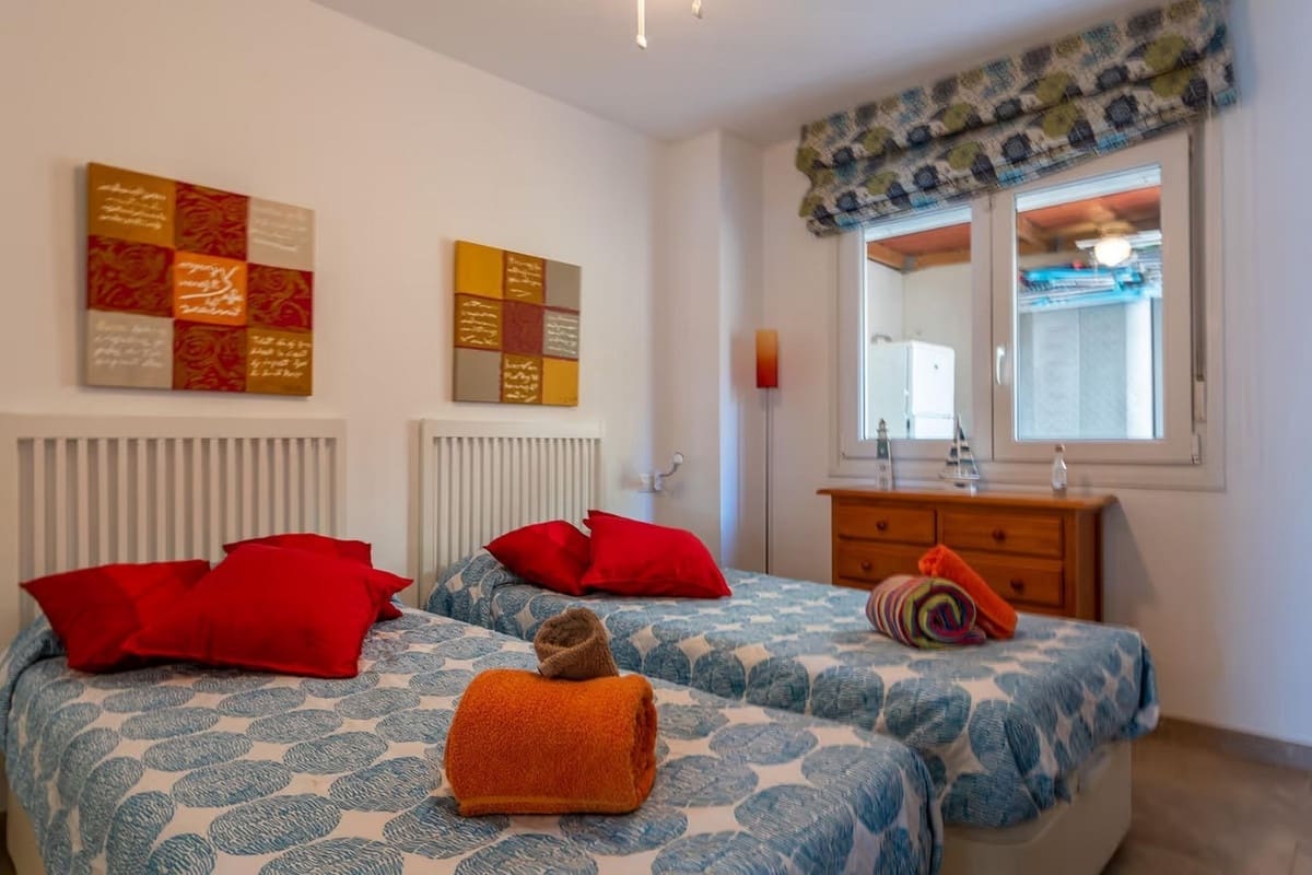 2 Zimmer Apartment zu verkaufen in Carvajal mit Pool Garage - 450.000 € (Ref: 9972745)