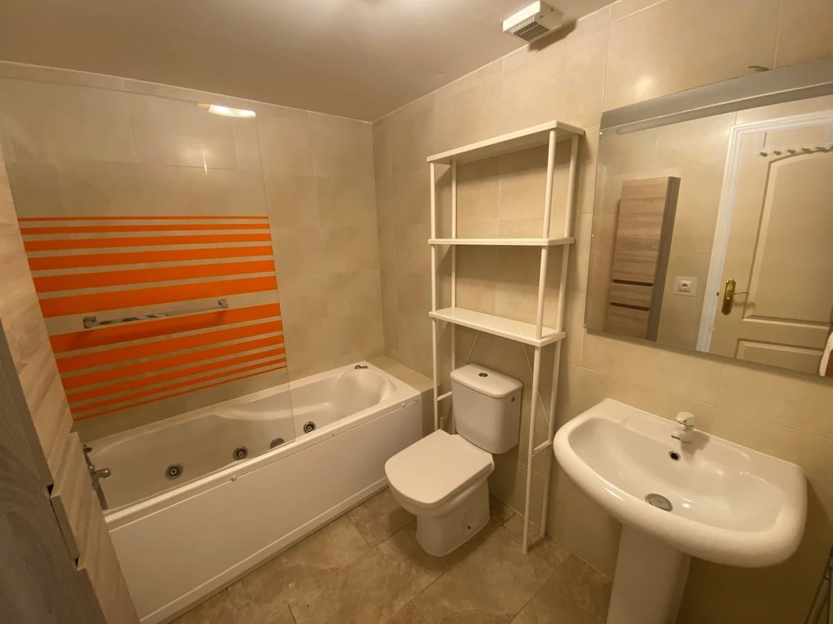 2 Zimmer Apartment zu verkaufen in Carvajal mit Pool Garage - 450.000 € (Ref: 9972745)