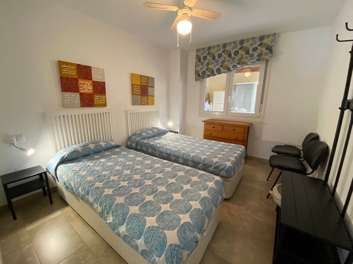 2 Zimmer Apartment zu verkaufen in Carvajal mit Pool Garage - 450.000 € (Ref: 9972745)