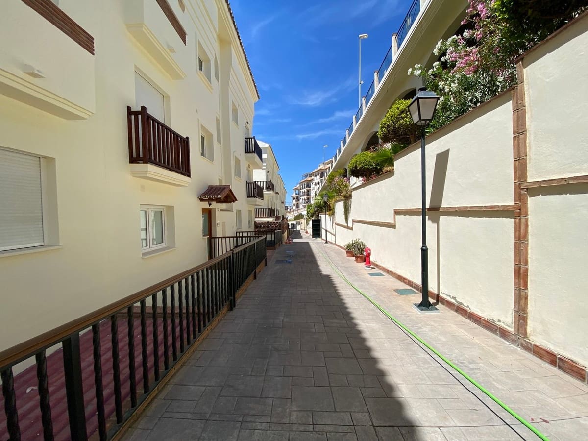 2 Zimmer Apartment zu verkaufen in Carvajal mit Pool Garage - 450.000 € (Ref: 9972745)