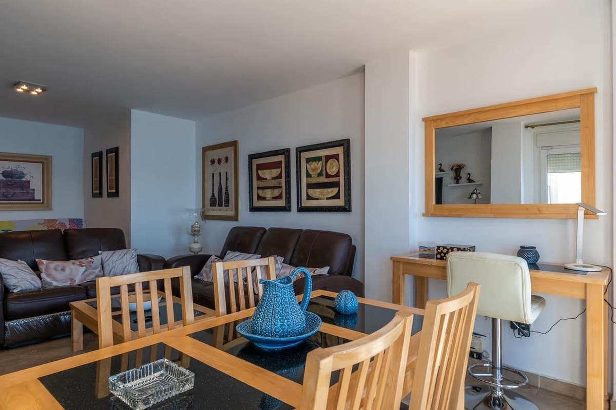 2 Zimmer Apartment zu verkaufen in Carvajal mit Pool Garage - 450.000 € (Ref: 9972745)