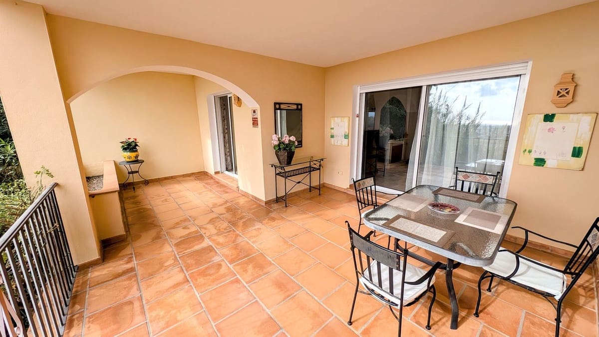 2 sovrum Lägenhet till salu i Benahavis med pool garage - 455 000 € (Ref: 9972747)