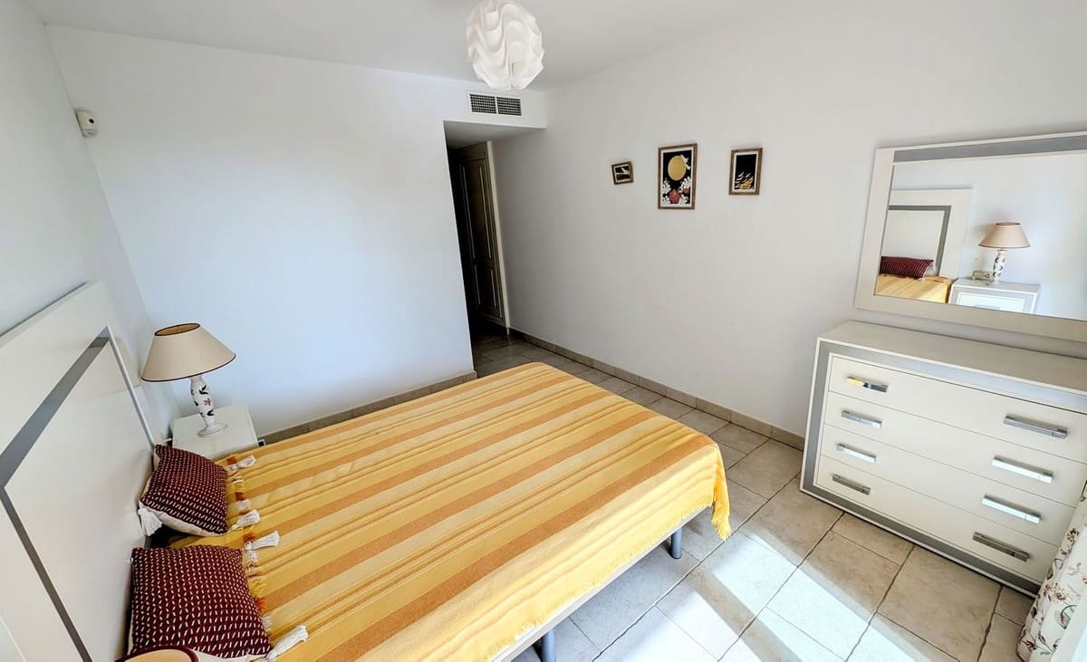 2 sovrum Lägenhet till salu i Benahavis med pool garage - 455 000 € (Ref: 9972747)