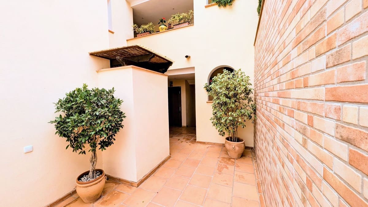 2 sovrum Lägenhet till salu i Benahavis med pool garage - 455 000 € (Ref: 9972747)