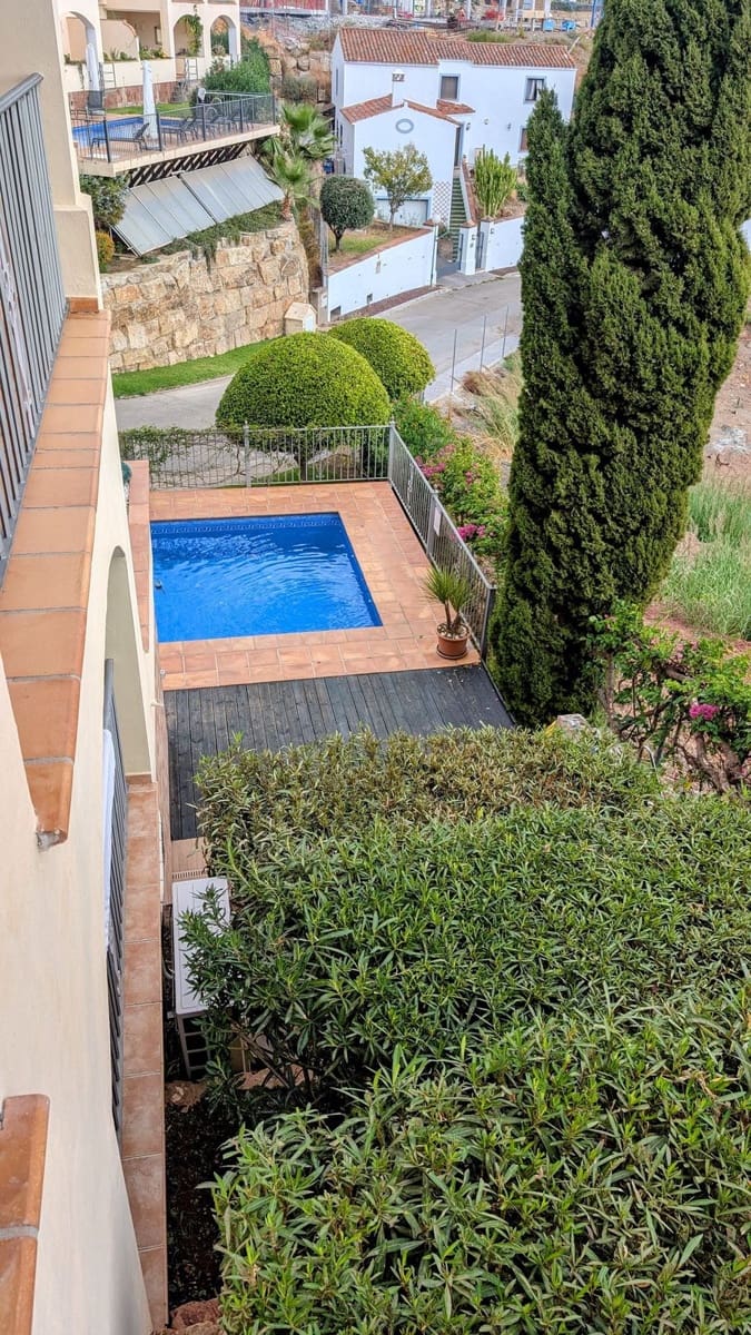 2 sovrum Lägenhet till salu i Benahavis med pool garage - 455 000 € (Ref: 9972747)