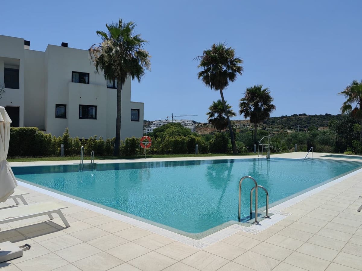 3 bedroom Apartment for sale in Estepona with pool - € 485,000 (Ref: 9972751)