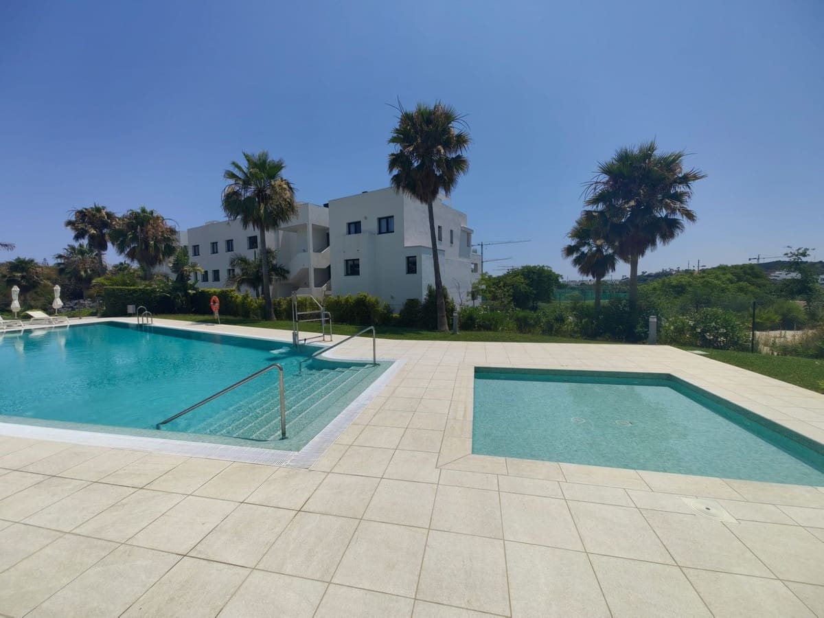 3 bedroom Apartment for sale in Estepona with pool - € 485,000 (Ref: 9972751)