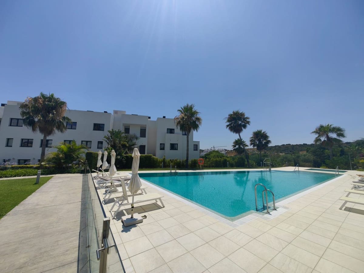 3 bedroom Apartment for sale in Estepona with pool - € 485,000 (Ref: 9972751)