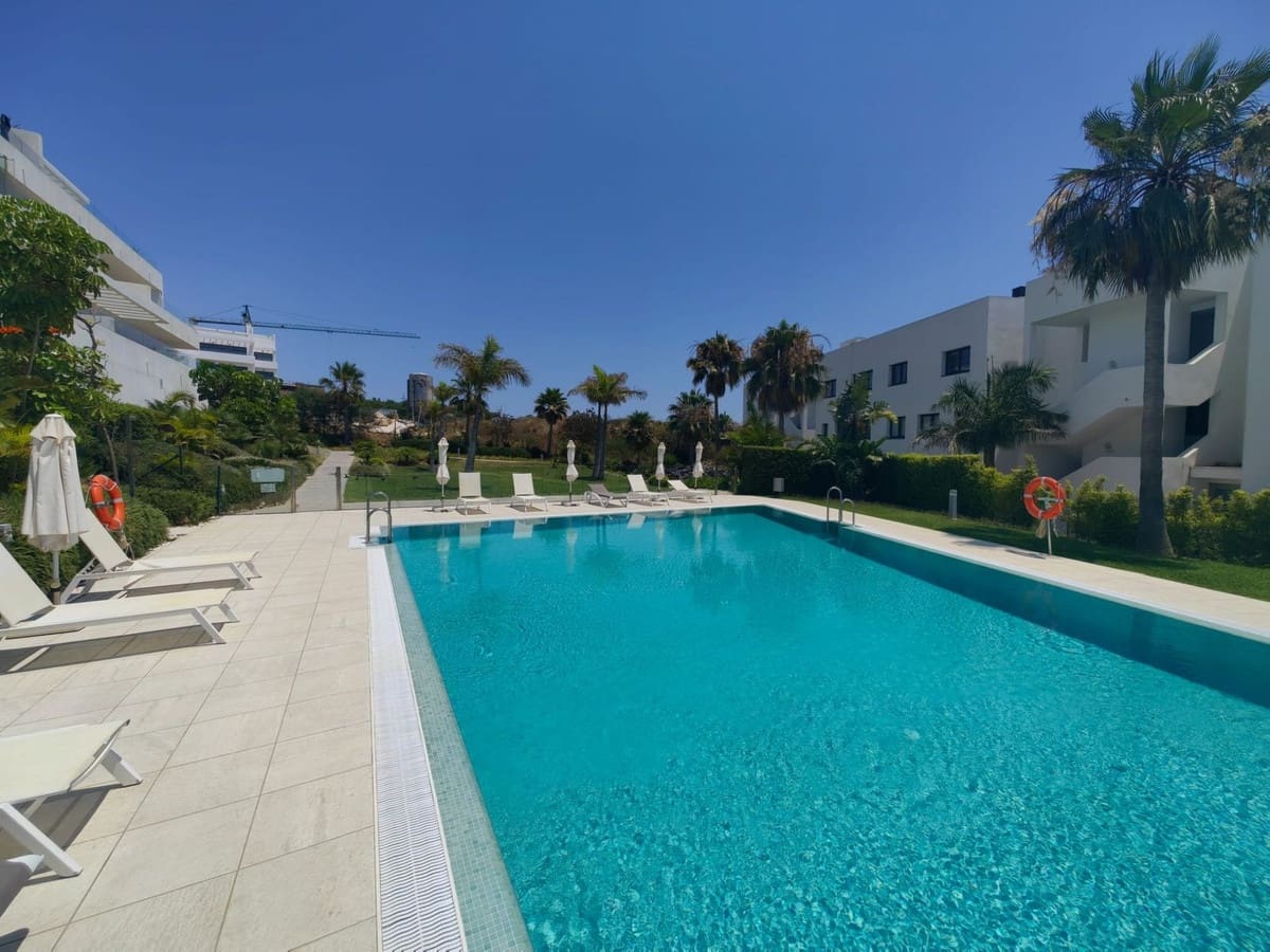 3 bedroom Apartment for sale in Estepona with pool - € 485,000 (Ref: 9972751)
