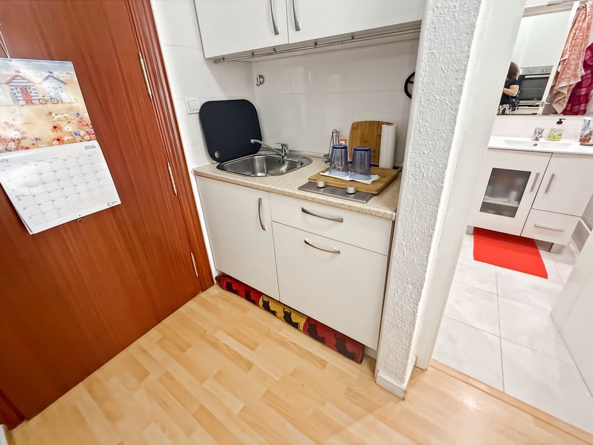 Studio for sale in Torremolinos - € 160,000 (Ref: 9974020)