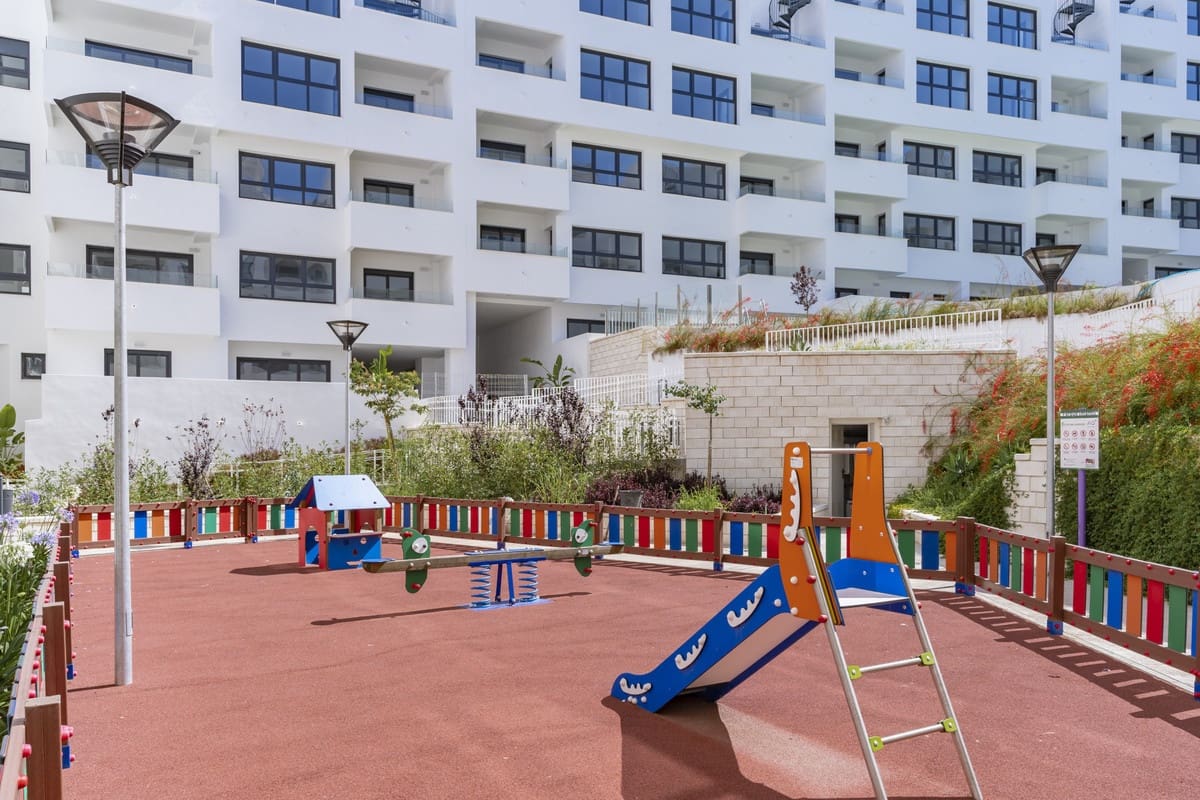 3 soveværelse Lejlighed til salg i Estepona med swimmingpool - € 539.000 (Ref: 9974021)
