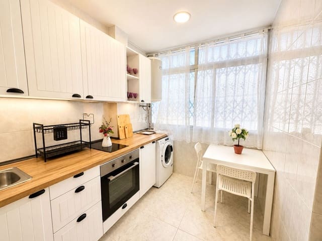 Apartamento de 3 habitaciones en Fuengirola en venta - 200.000 € (Ref: 9974022)