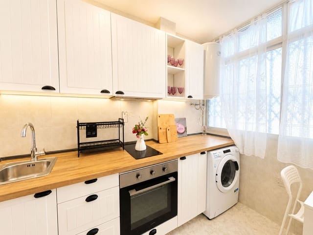 Apartamento de 3 habitaciones en Fuengirola en venta - 200.000 € (Ref: 9974022)