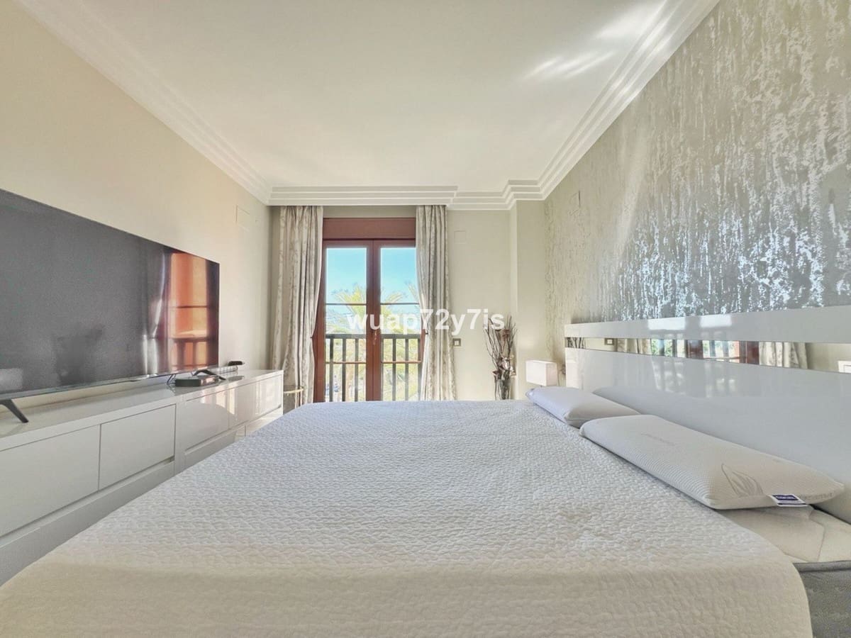 2 sovrum Lägenhet till salu i Benahavis med pool - 499 000 € (Ref: 9974026)