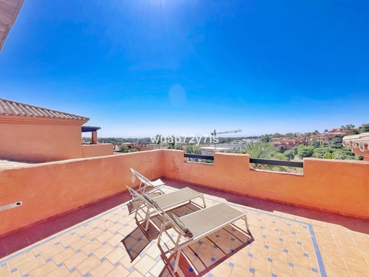 2 sovrum Lägenhet till salu i Benahavis med pool - 499 000 € (Ref: 9974026)