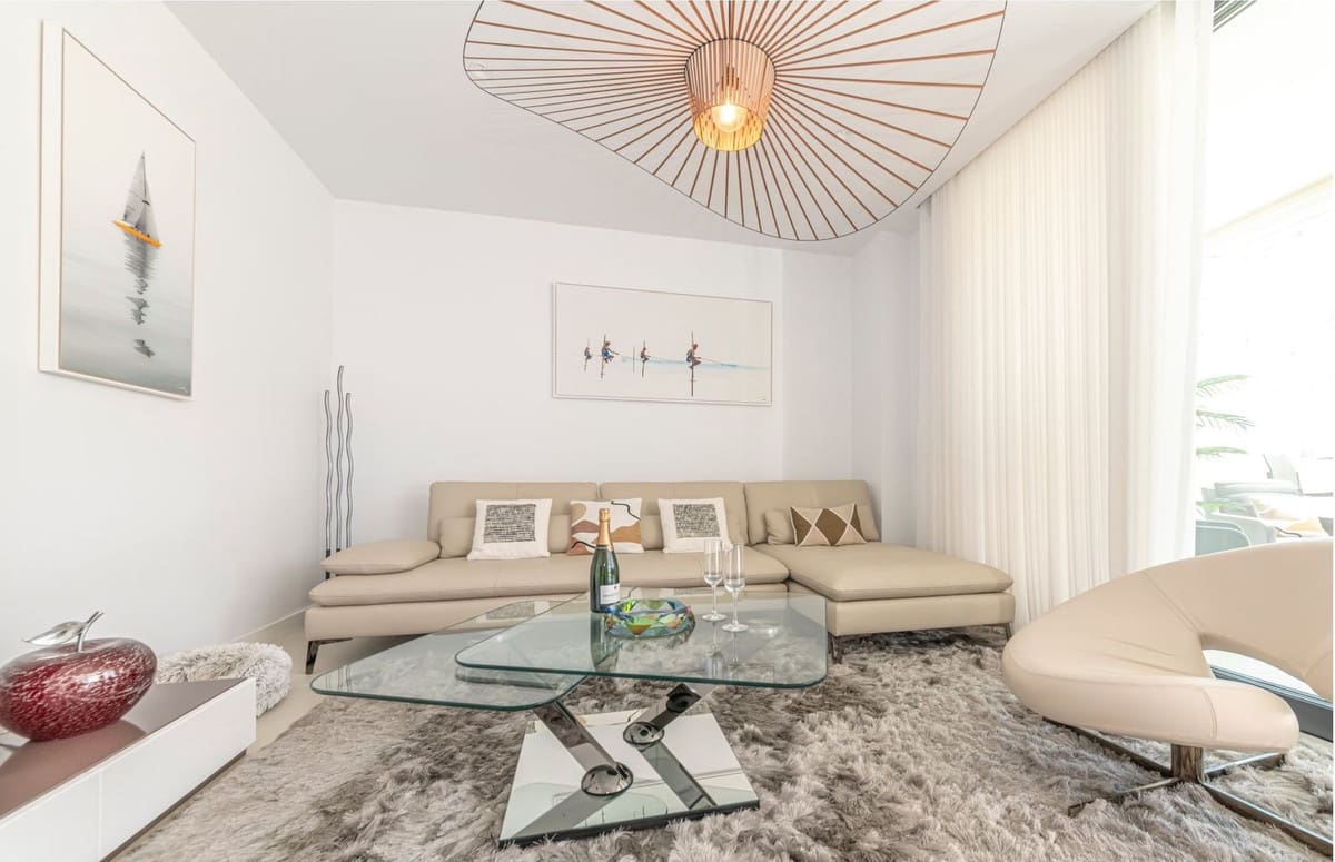 2 slaapkamer Appartement te koop in Fuengirola met zwembad - € 560.000 (Ref: 9974028)
