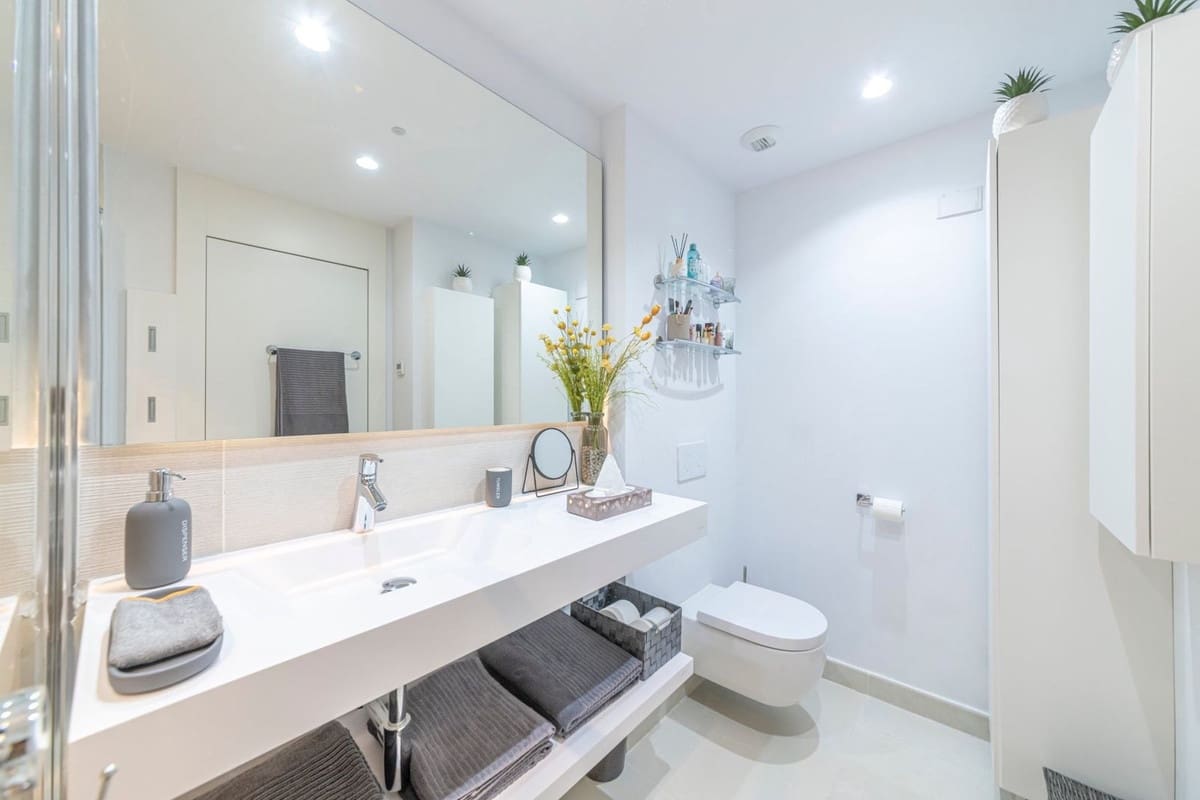 2 slaapkamer Appartement te koop in Fuengirola met zwembad - € 560.000 (Ref: 9974028)