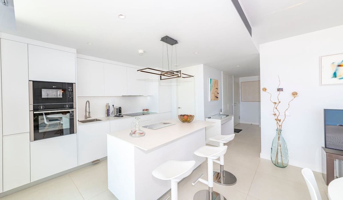 2 slaapkamer Appartement te koop in Fuengirola met zwembad - € 560.000 (Ref: 9974028)