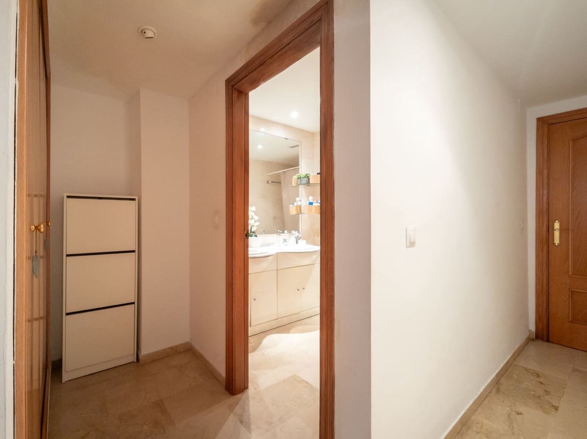 2 slaapkamer Appartement te koop in Guadalmina met zwembad - € 440.000 (Ref: 9974029)