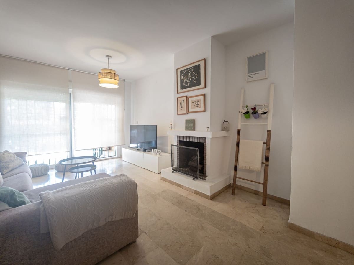 2 slaapkamer Appartement te koop in Guadalmina met zwembad - € 440.000 (Ref: 9974029)