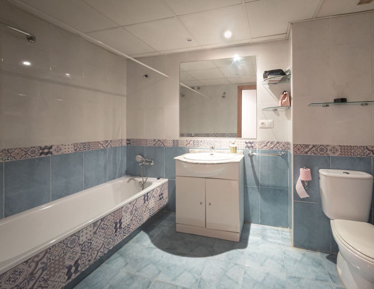 2 slaapkamer Appartement te koop in Guadalmina met zwembad - € 440.000 (Ref: 9974029)