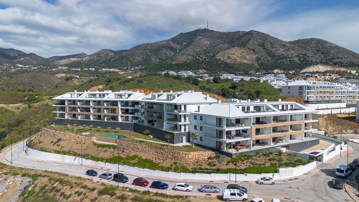 Apartamento de 2 habitaciones en Fuengirola en venta con piscina - 495.000 € (Ref: 9974031)
