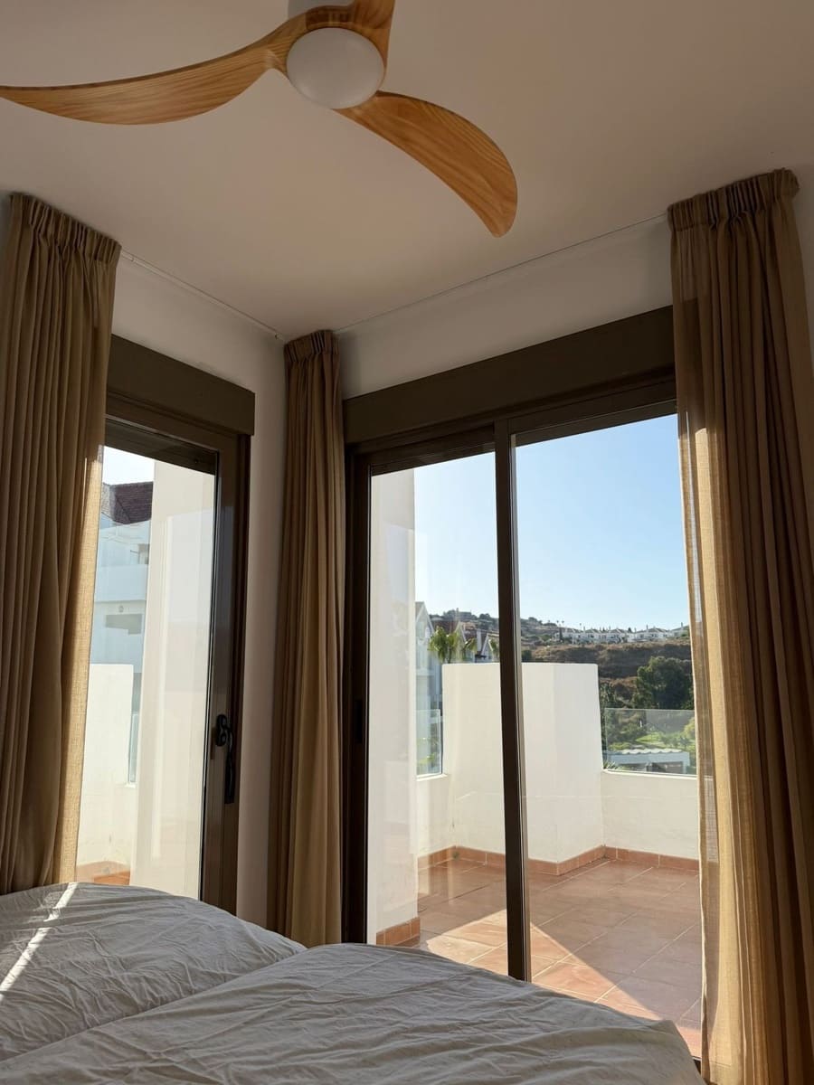 2 soveværelse Lejlighed til salg i La Cala de Mijas med swimmingpool garage - € 550.000 (Ref: 9974032)