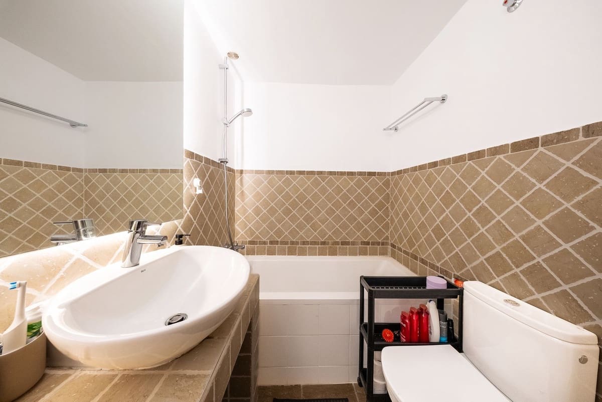 2 soverom Leilighet til salgs i New Golden Mile med svømmebasseng - € 555 000 (Ref: 9974035)