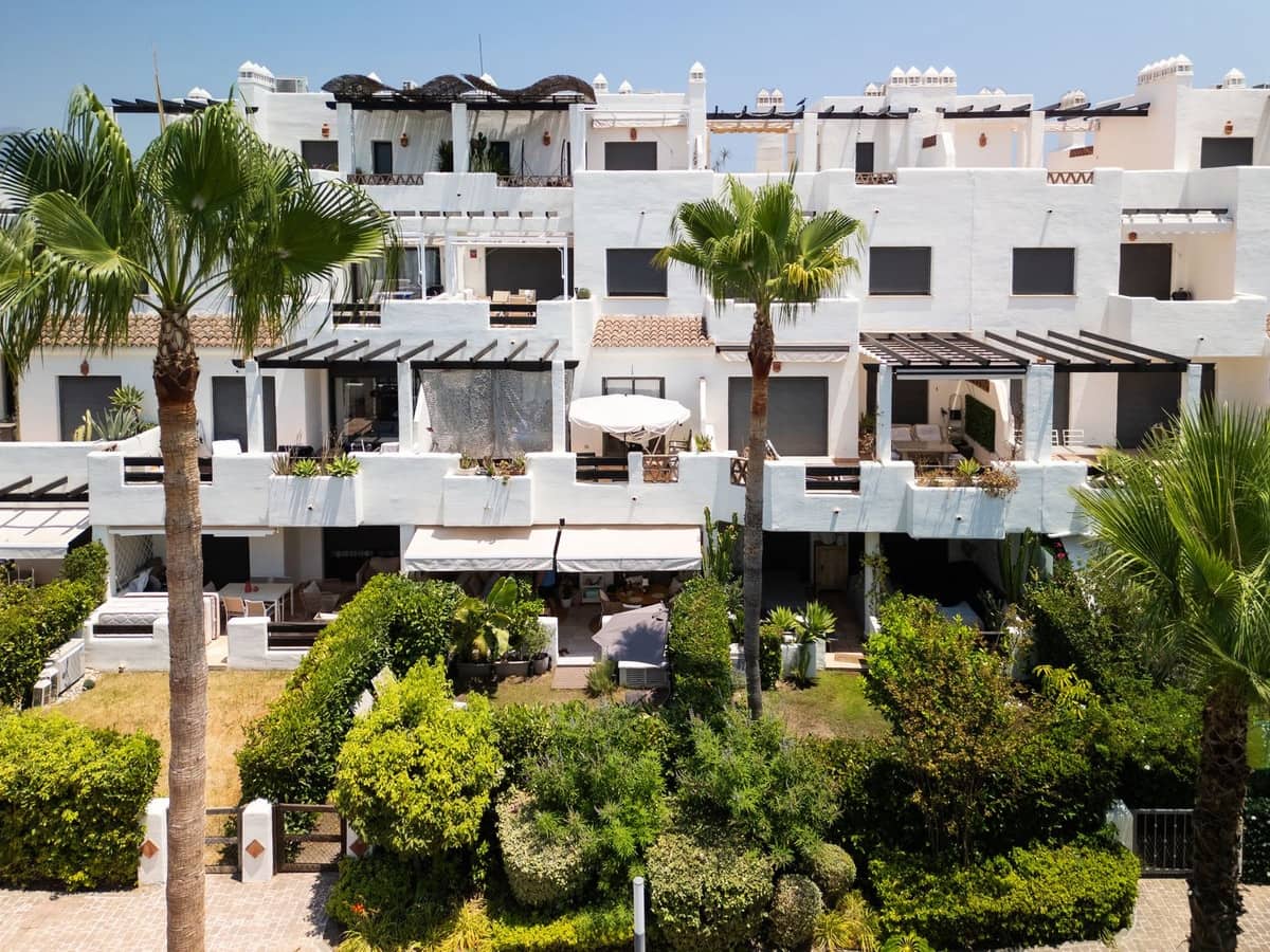 2 soverom Leilighet til salgs i New Golden Mile med svømmebasseng - € 555 000 (Ref: 9974035)