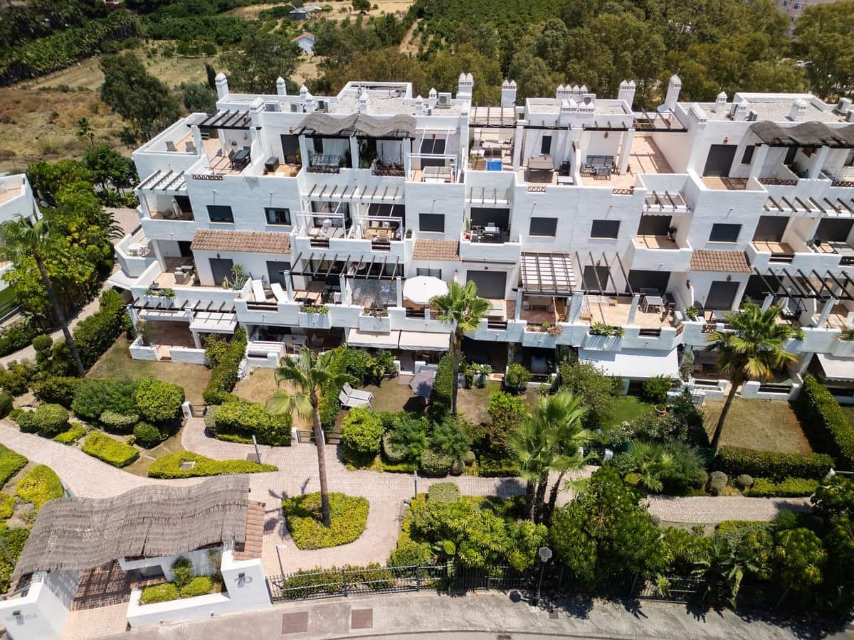 2 soverom Leilighet til salgs i New Golden Mile med svømmebasseng - € 555 000 (Ref: 9974035)