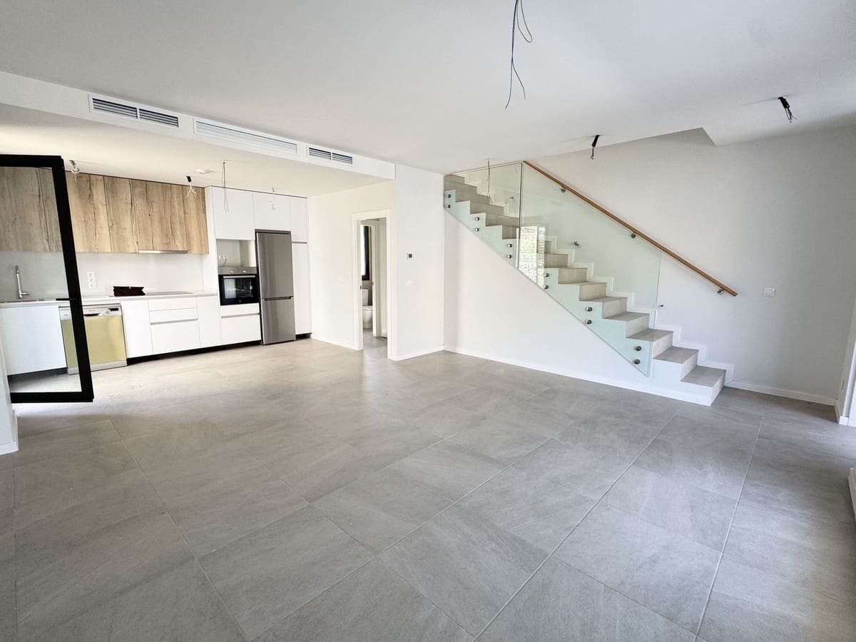 3 bedroom Semi-detached Villa for sale in Riviera del Sol with pool - € 550,000 (Ref: 9974036)