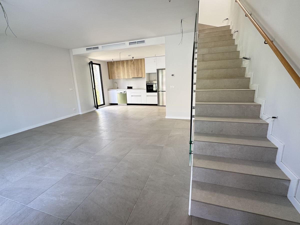 3 bedroom Semi-detached Villa for sale in Riviera del Sol with pool - € 550,000 (Ref: 9974036)