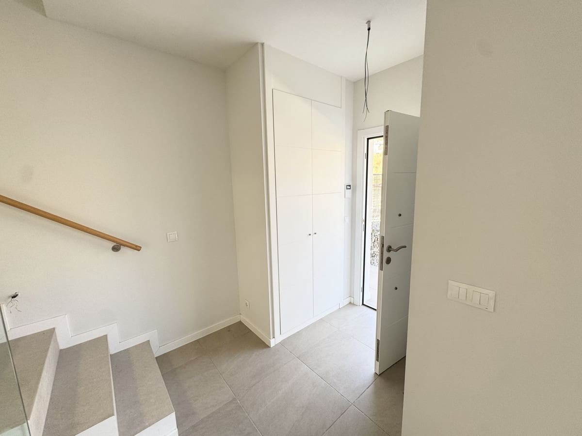 3 bedroom Semi-detached Villa for sale in Riviera del Sol with pool - € 550,000 (Ref: 9974036)