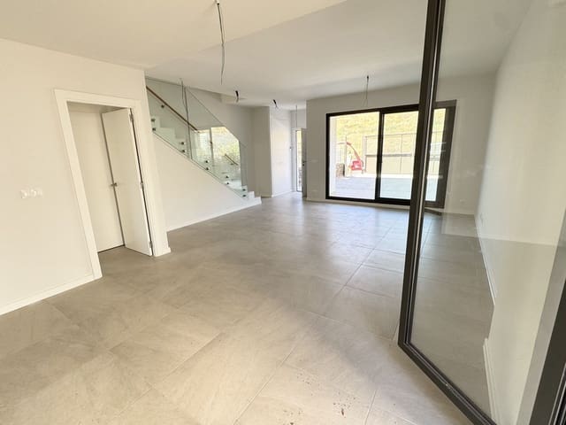 3 soverom Kjedet enebolig til salgs i Riviera del Sol, Mijas med svømmebasseng - € 550 000 (Ref: 9974036)