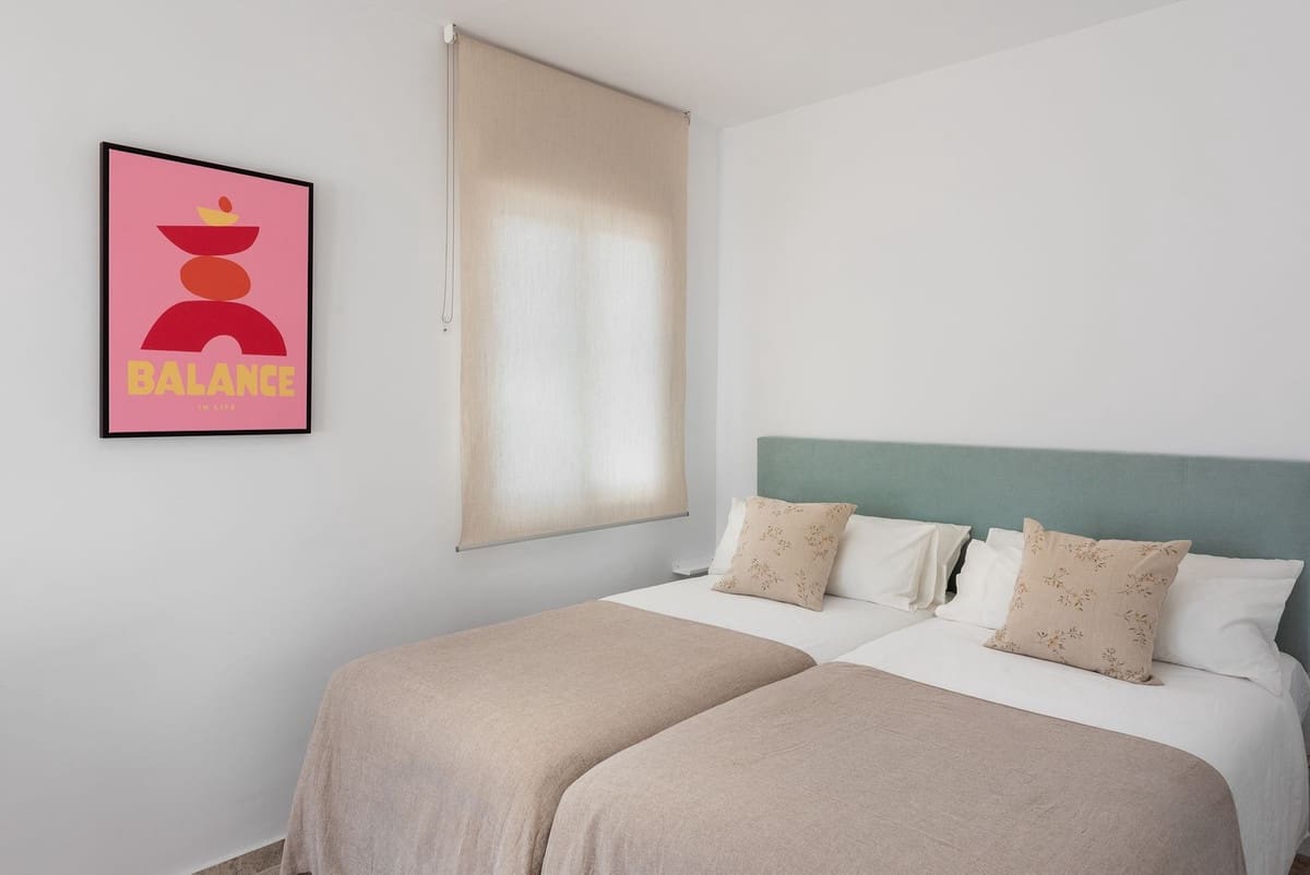 2 soverom Leilighet til salgs i Nueva Andalucia med svømmebasseng - € 519 000 (Ref: 9974037)